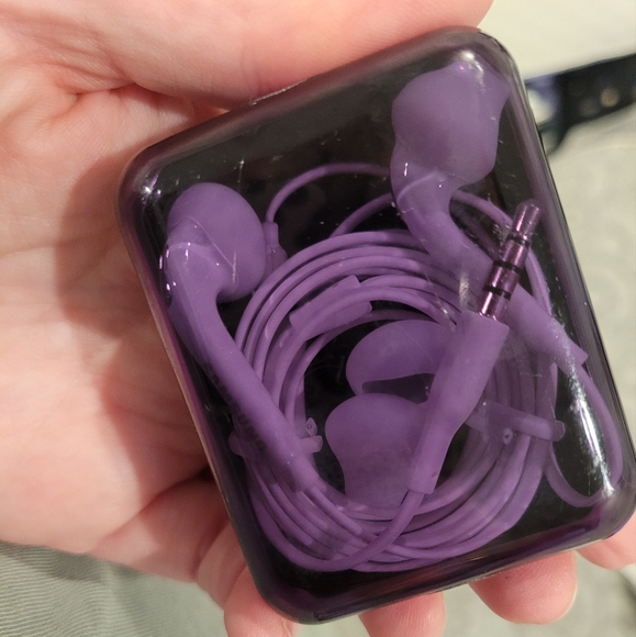 Samsung headphones wired NWOT - Picture 2 of 4